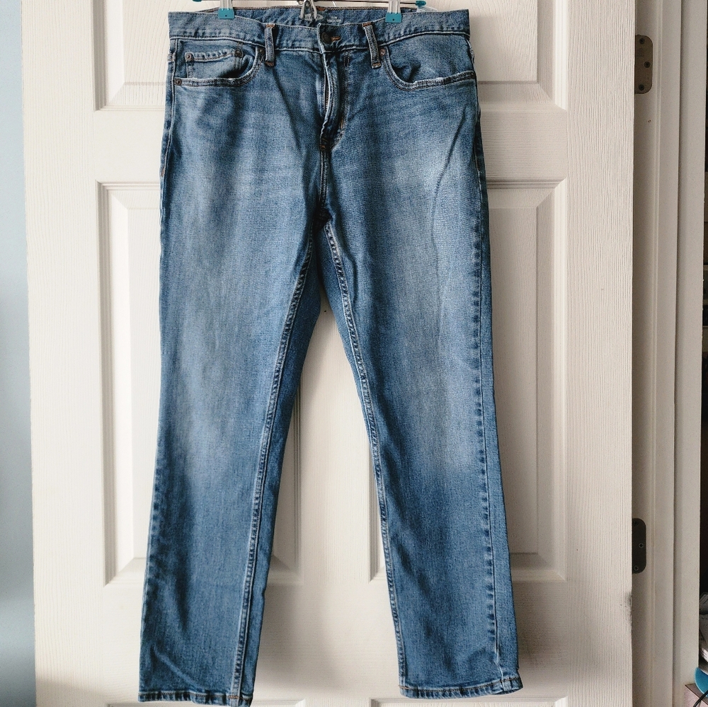 OLD NAVY  Mens Slim Jeans.